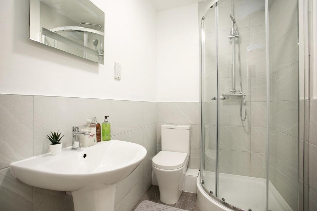 Spacious 2 Bedroom Apartments - 5 Mins From Qmc, Universities And City Centre! Nottingham Exterior photo